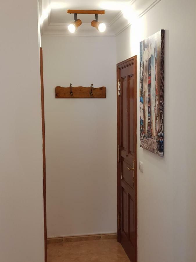 Hill Valley Apartment